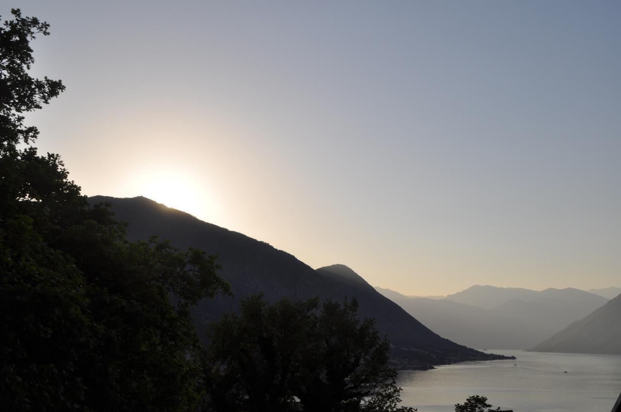Apartment Maritimo Kotor Luaran gambar