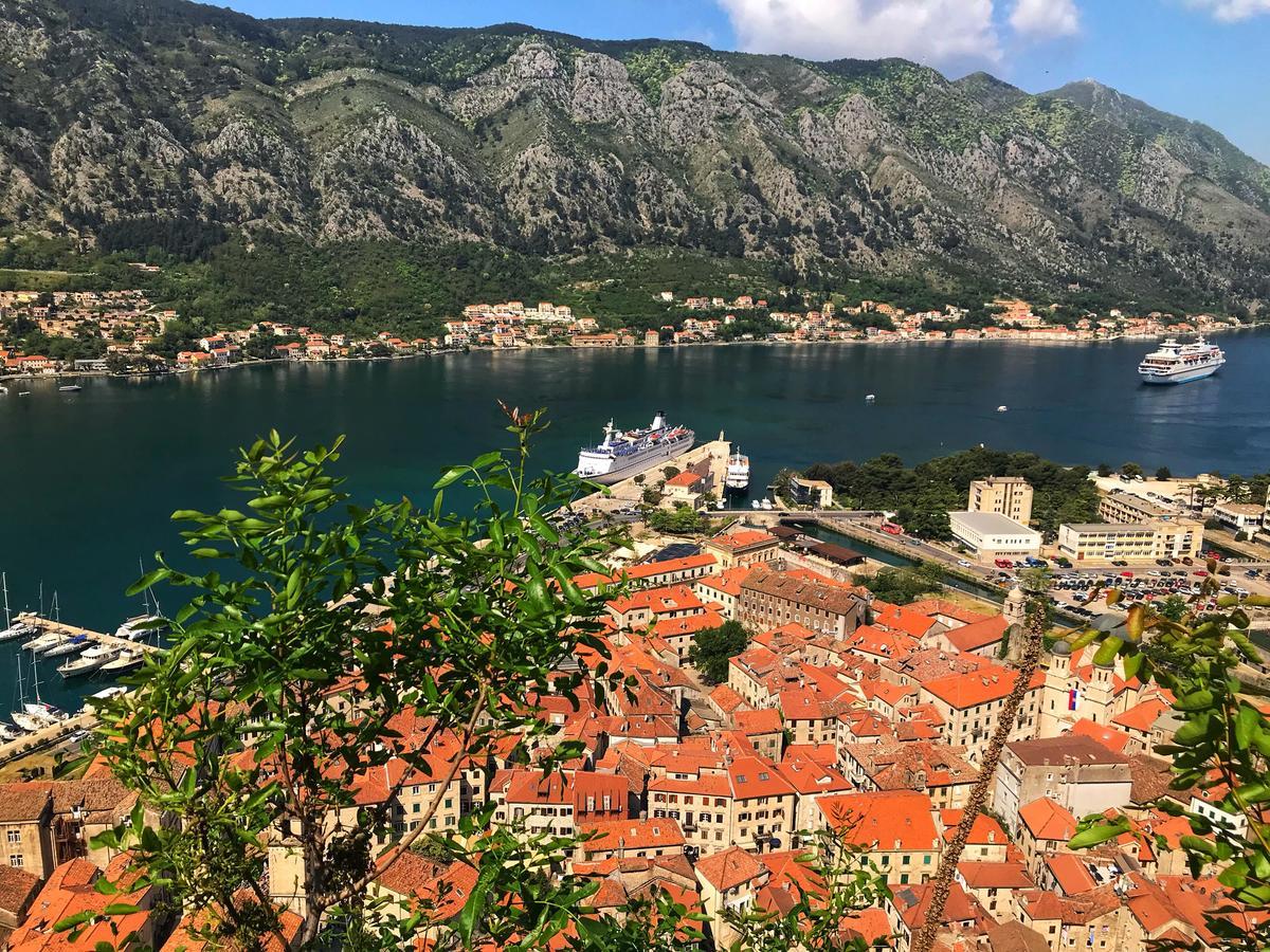Apartment Maritimo Kotor Luaran gambar