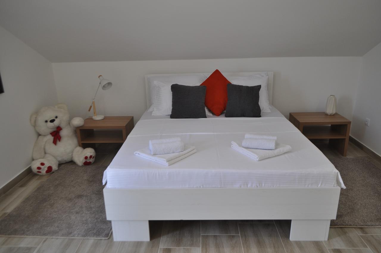 Apartment Maritimo Kotor Luaran gambar