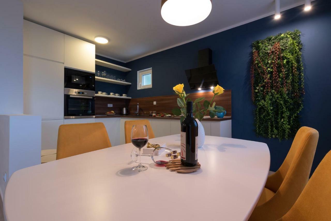 Apartment Maritimo Kotor Luaran gambar