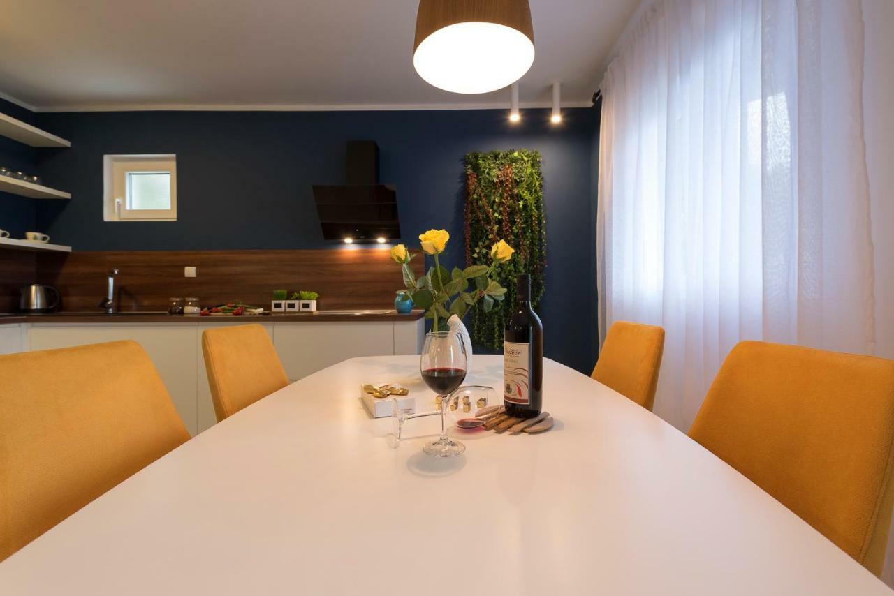 Apartment Maritimo Kotor Luaran gambar